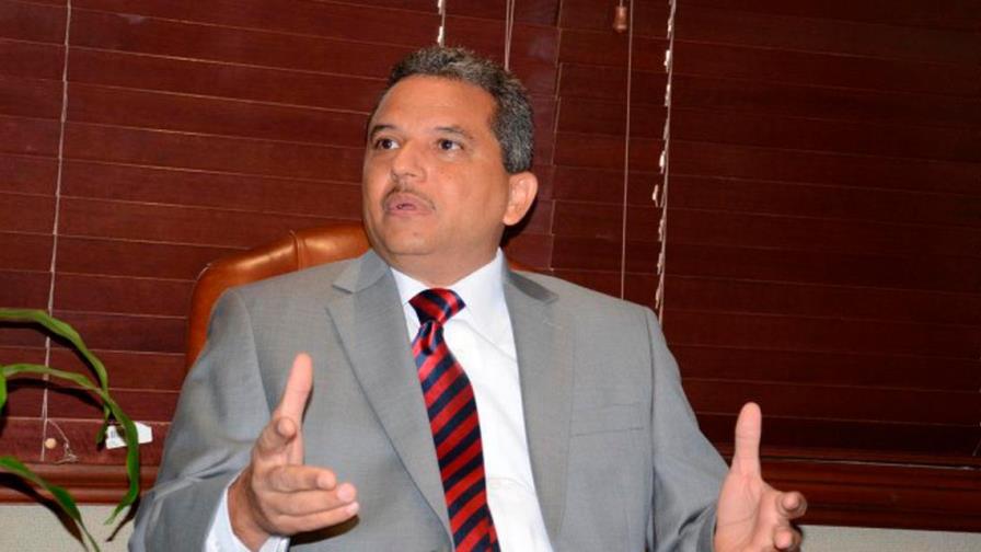 El Senado aprobó el nombramiento de Fidel Santana como embajador en Uruguay 