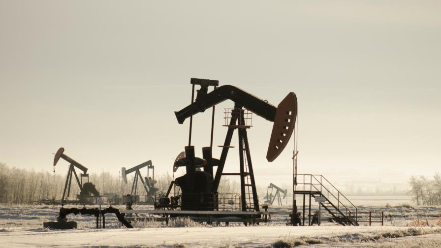 El petróleo de Texas se dispara un 5,6 % y cierra en 65,64 dólares el barril