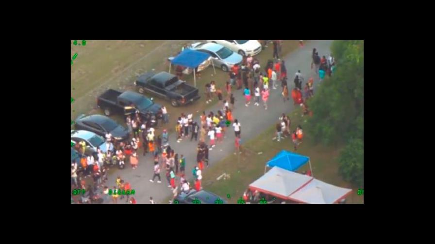 Policía acaba con fiesta masiva y violenta en medio de pandemia en Florida