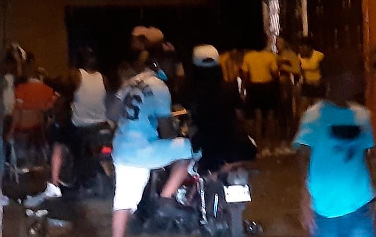Barrios de Santo Domingo Este se burlan de las nuevas autoridades con el toque de queda