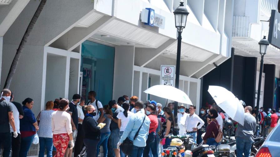 Industriales llaman a no aglomerarse para comprar; dicen país tiene producción suficiente