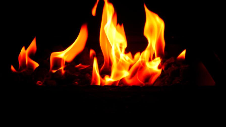 Niño muere al quedar atrapado en incendio de vivienda en Nisibón
