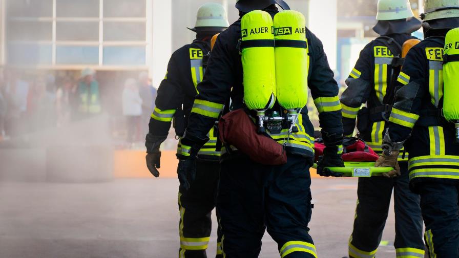 Mueren tres niños en incendio en una vivienda en Escocia