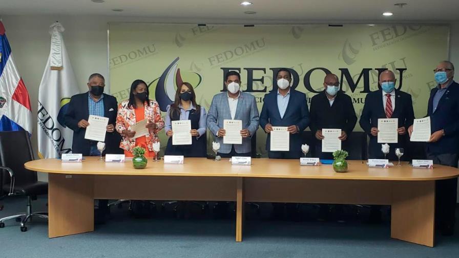 Municipalidad y partidos acuerdan respetar la regla de oro