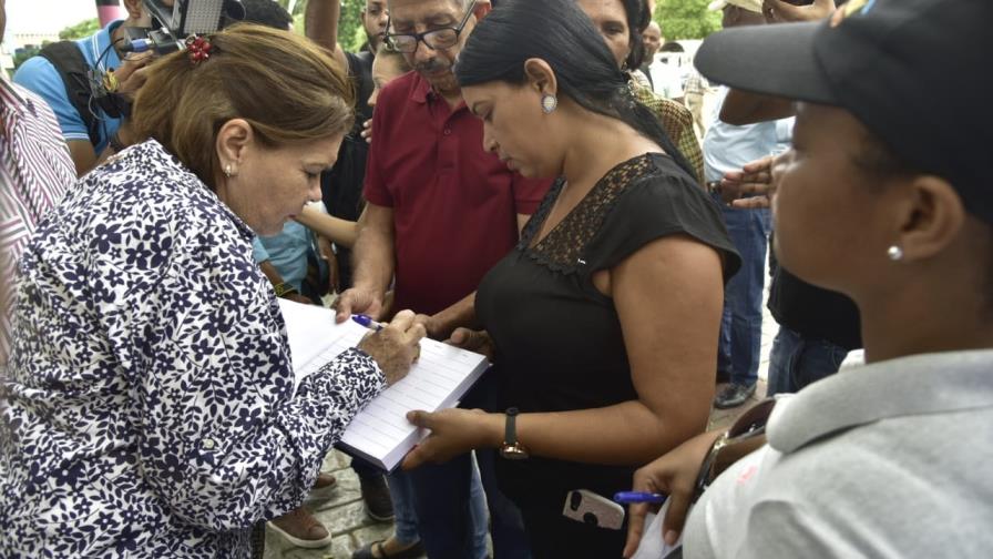 Grupo de Leonel suspende firma en el Congreso hasta la tarde de hoy 