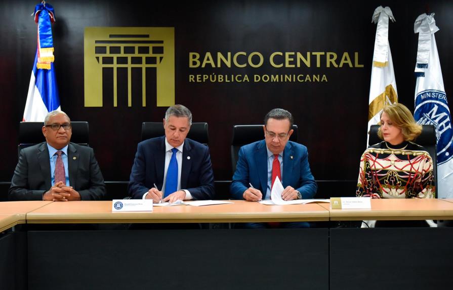 Banco Central y Hacienda firman memorando sobre nueva Ley de Recapitalización