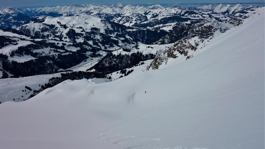 Una avalancha sepulta a decenas de rescatistas en Turquía Una avalancha sepulta a decenas de rescatistas en Turquía