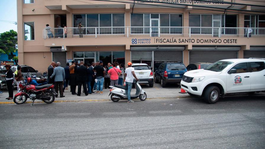 Dictan tres meses de prisión preventiva para La Reina y su hijo por vender drogas 