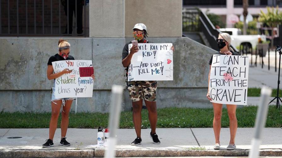 Florida en el centro de la pandemia y de la batalla por reabrir las escuelas