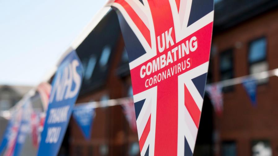 El Gobierno británico ensayará “pasaportes” covid en cines y eventos deportivos