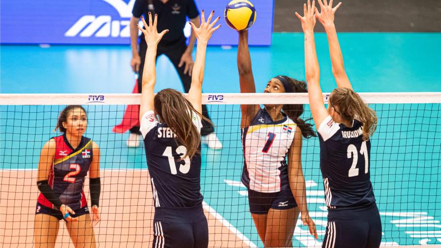 Polonia vence 3-0 a República Dominicana;  criollas pelearán por puestos del quinto al octavo