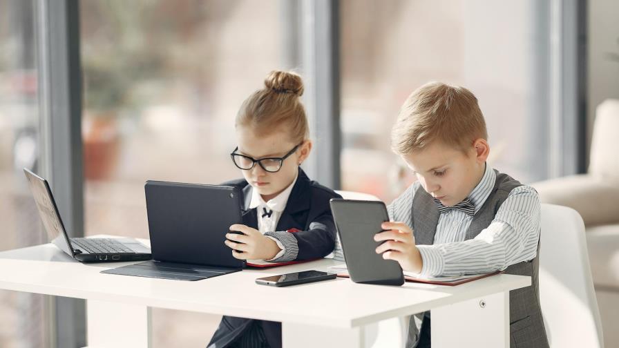 Consejos para cuidar a tus hijos de los peligros digitales