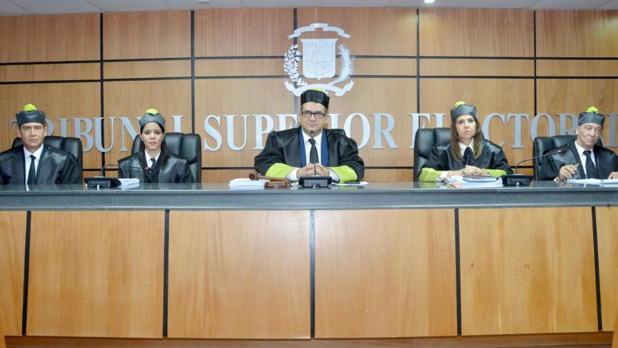 TSE ordena revisar cuadre de 69 colegios de Cotuí, Cevicos, Villa La Mata, Nigua y Puerto Plata