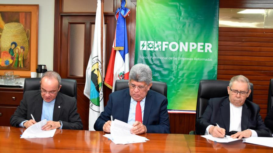 Fonper dona RD$10 millones para instalar laboratorio de robótica en la PUCMM