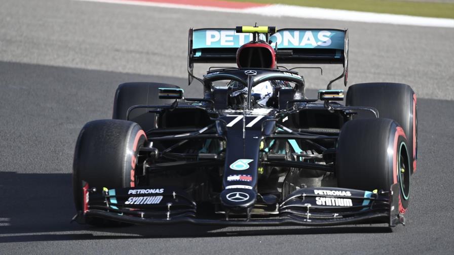 Valtteri Bottas se lleva la pole del Gran Premio de Eifel sobre Lewis Hamilton