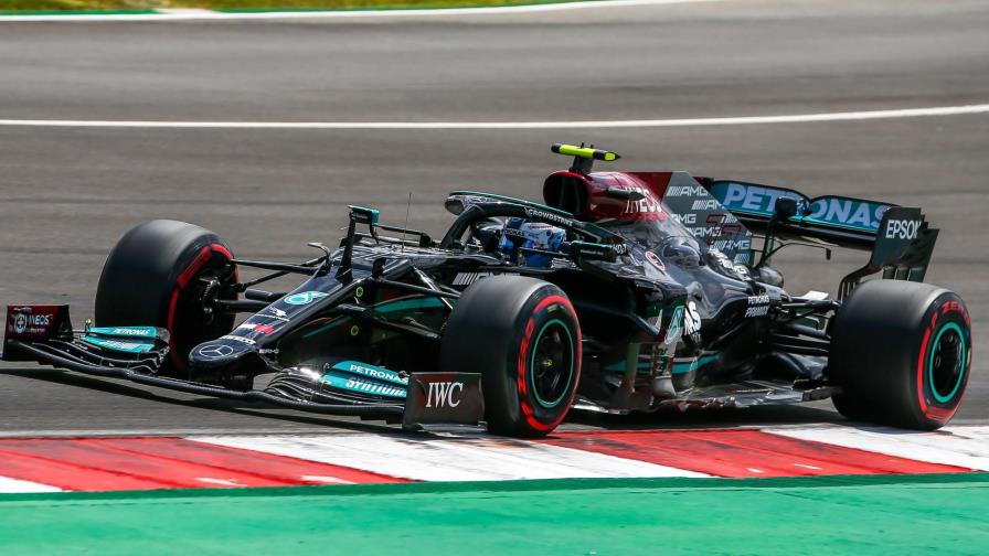 Bottas toma la pole en GP de Portugal de Fórmula Uno