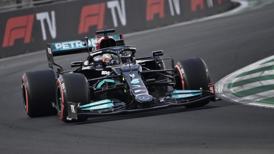 Hamilton: A una vuelta no somos tan rápidos pero el ritmo de carrera es bueno