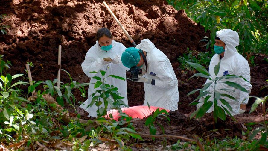 México reporta hallazgo de 174 fosas clandestinas en primer semestre de 2021