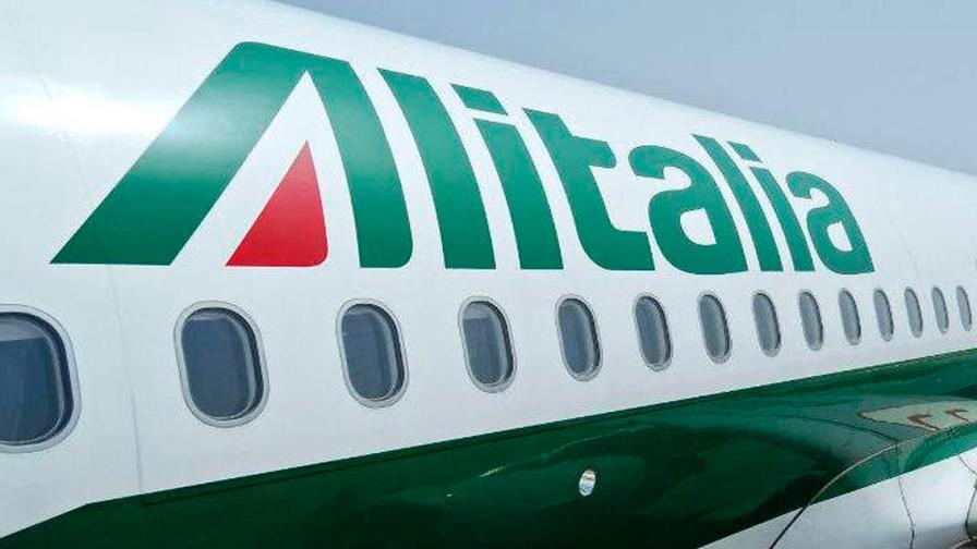 Alitalia cancela más de 100 vuelos por una huelga en el sector aéreo Alitalia cancela más de 100 vuelos por una huelga en el sector aéreo