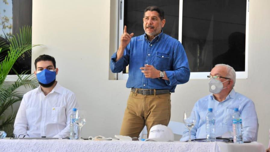 Agricultura refuerza medidas fitosanitarias para evitar entrada al país de peligroso hongo que afecta al banano 