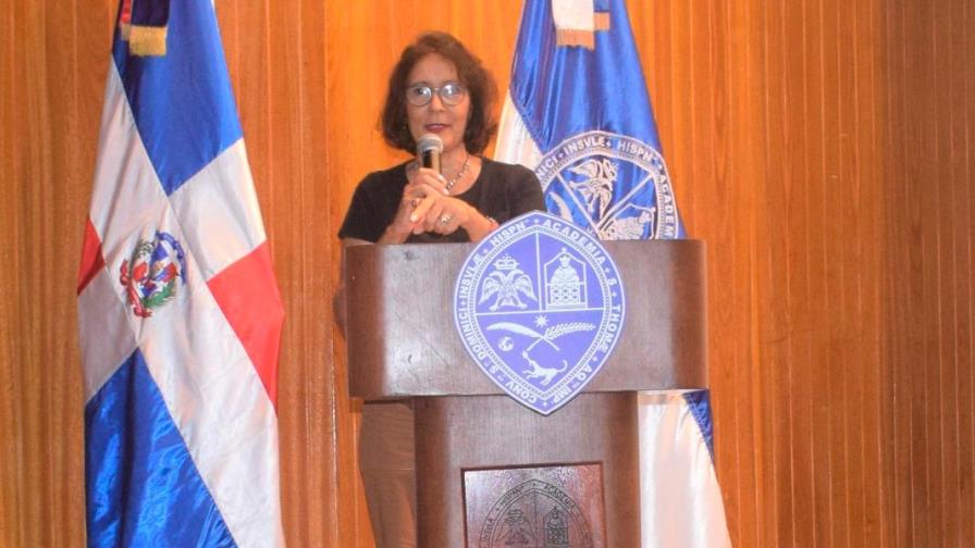 Uasd pone a circular en Puerto Plata nueva novela de Johanna Goede