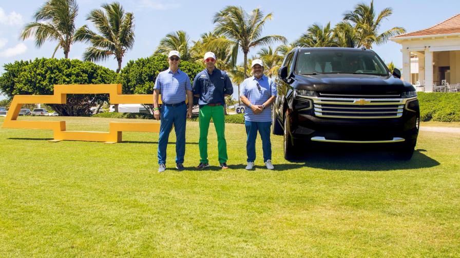 Presentan a golfistas la nueva Chevrolet Suburban 2021 Presentan a golfistas la nueva Chevrolet Suburban 2021
