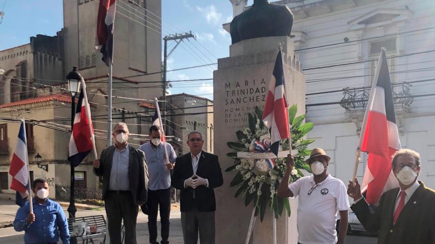 Instituto Duartiano reconoce valentía y arrojo de María Trinidad Sánchez en 206 aniversario