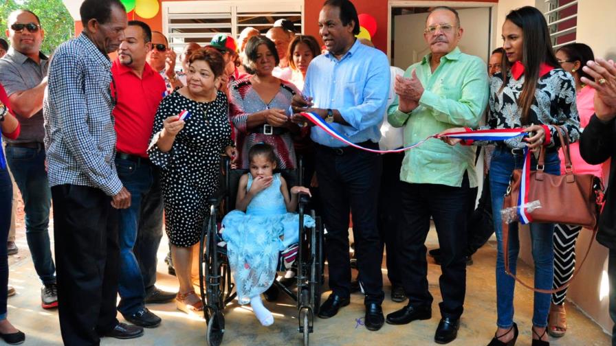 El Partido Cívico Renovador y Fundación Sirila Ozuna entregan vivienda en Pueblo Nuevo, Mao