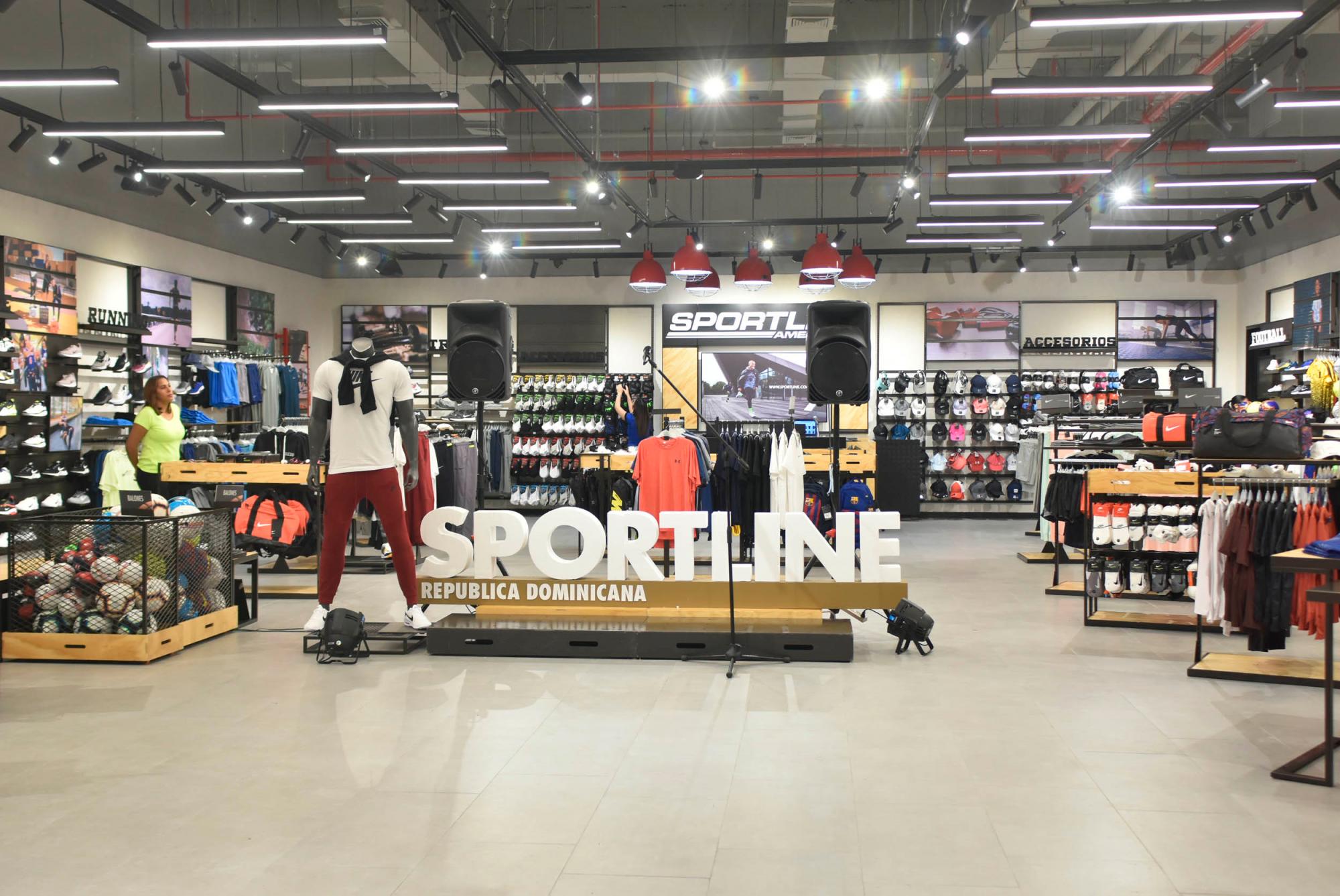Interior de la tienda de Sportline en Galería 360.