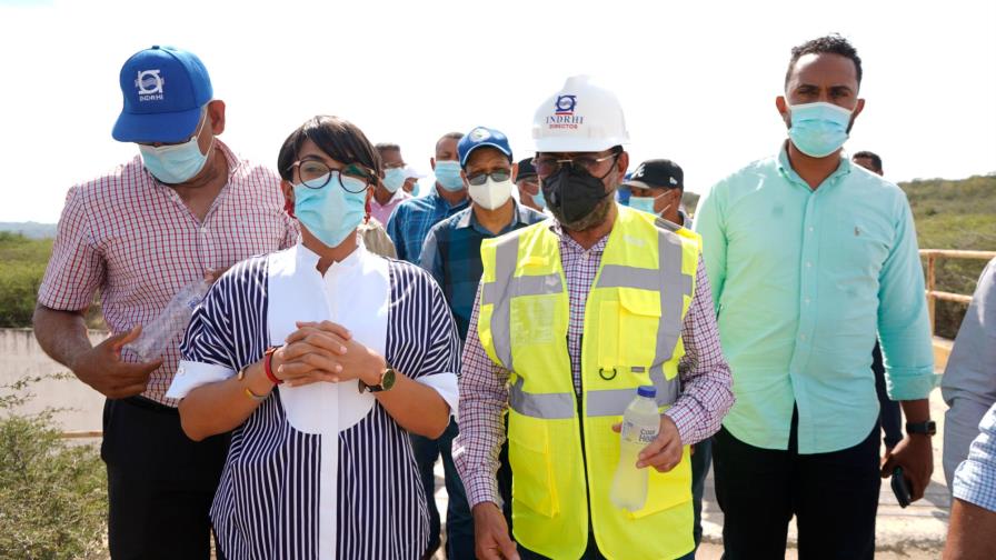 Indrhi inspecciona obras para optimizar el riego en Montecrist Indrhi inspecciona obras para optimizar el riego en Montecrist