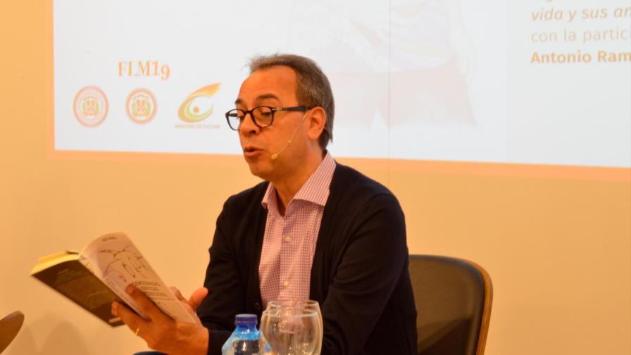 ¿De qué trata el nuevo libro de José Mármol que ha generado interés en España?