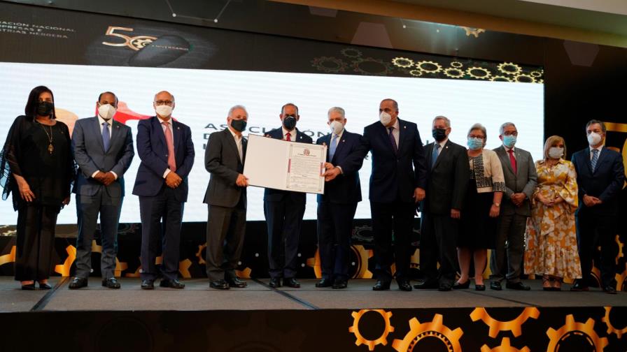 Industriales de Herrera celebran sus 50 años con entrega de reconocimientos 