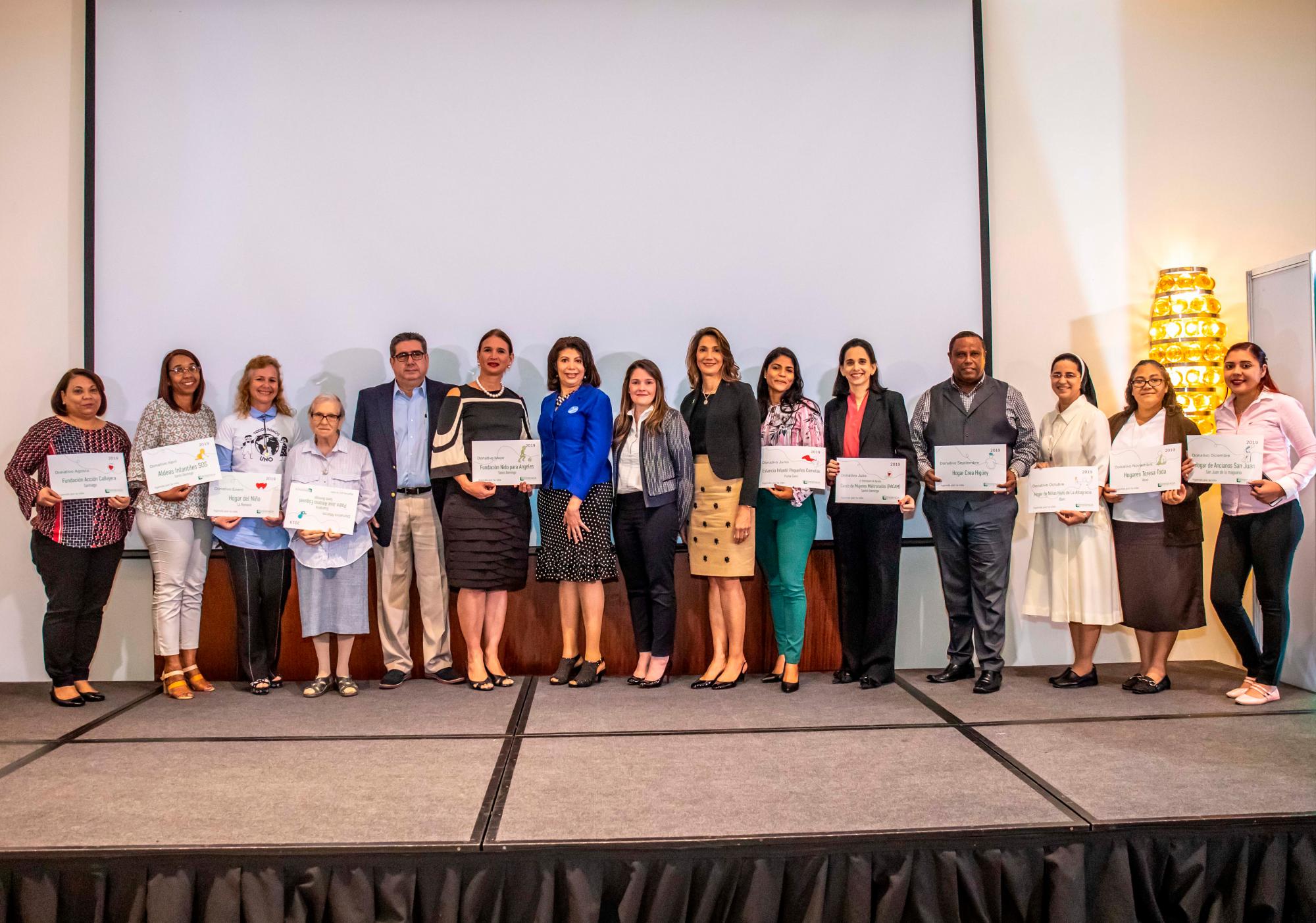 Ejecutivos de Referencia y representantes de las entidades benéficas.