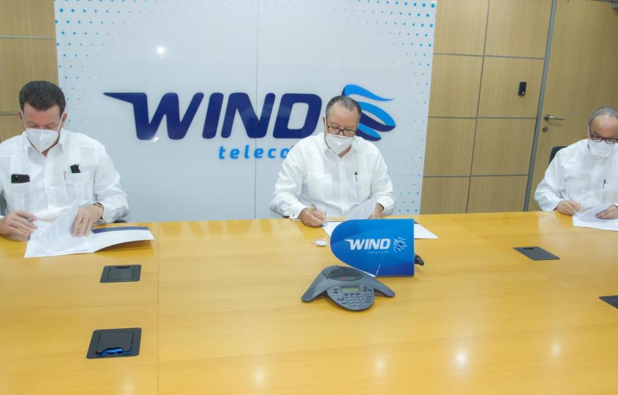 Wind Telecom firma acuerdo permitirá conectividad en instituciones educativas