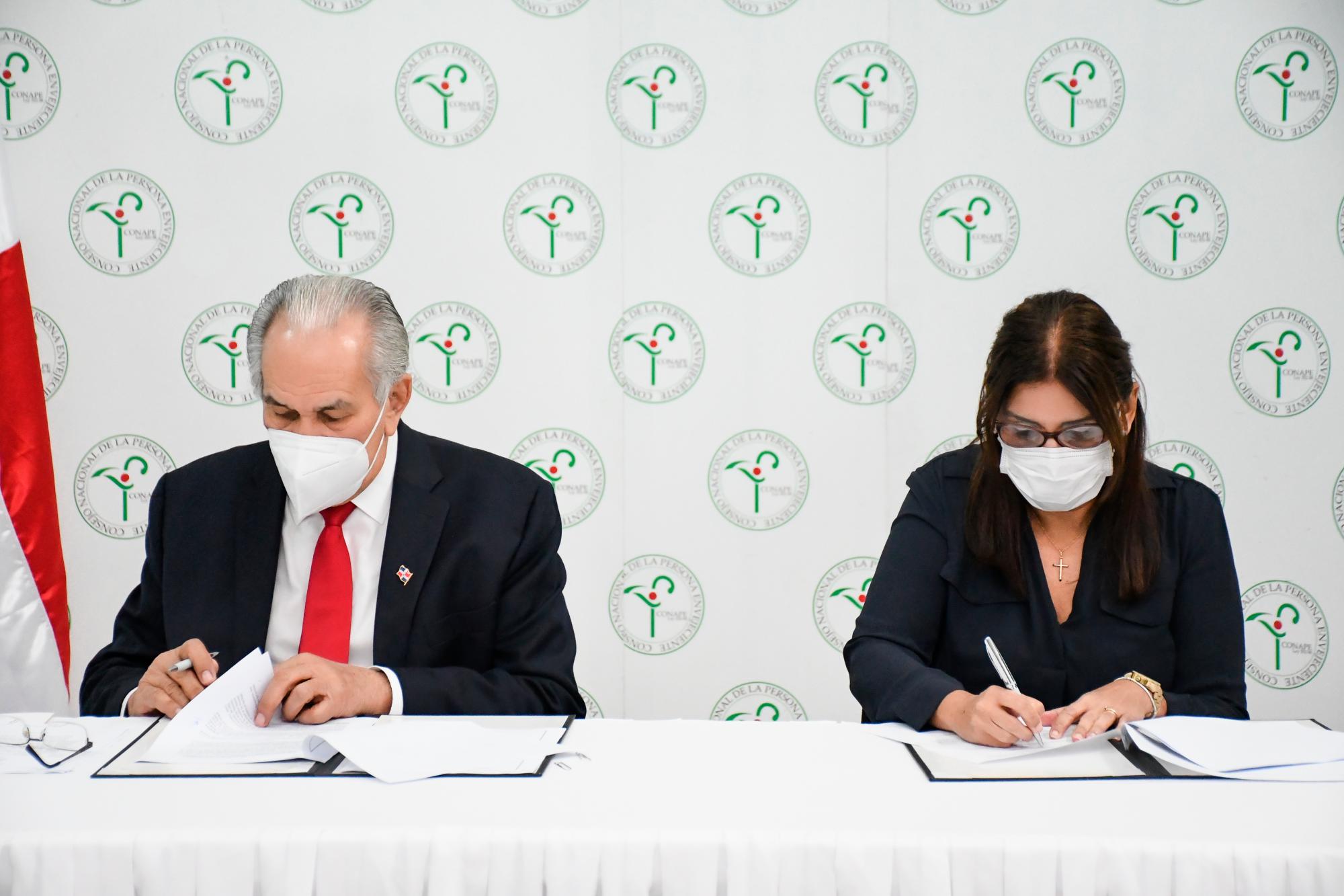 José García Ramírez y la Sra. Soraya Cordero.