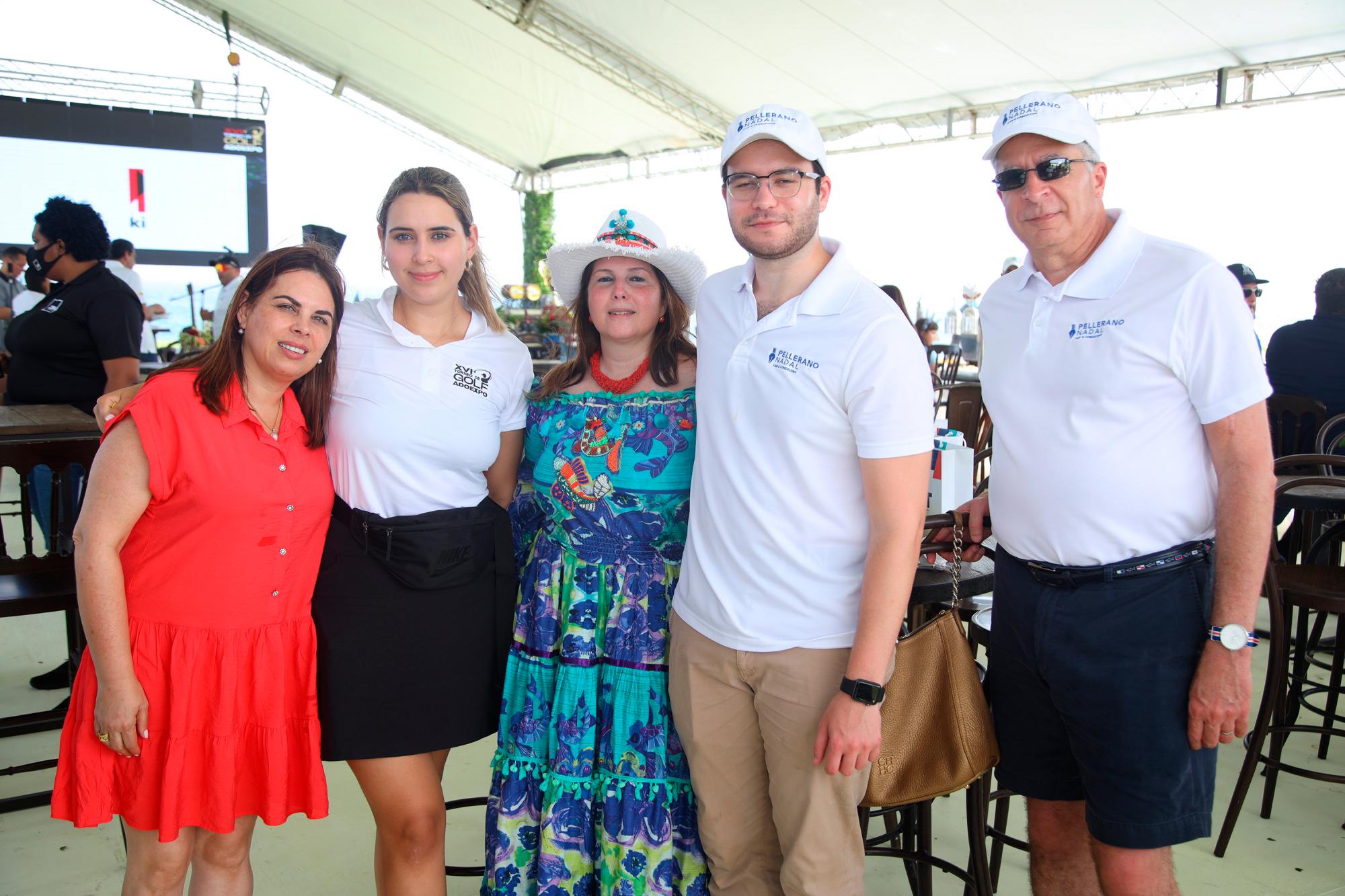 Yamile Barján, Leslie Mella, Norma Nadal, Eduardo Pellerano y Luis Pellerano.