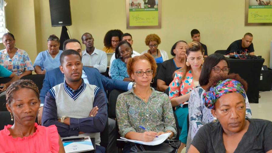 Socializan proyecto piloto para reducir embarazos en  adolescentes