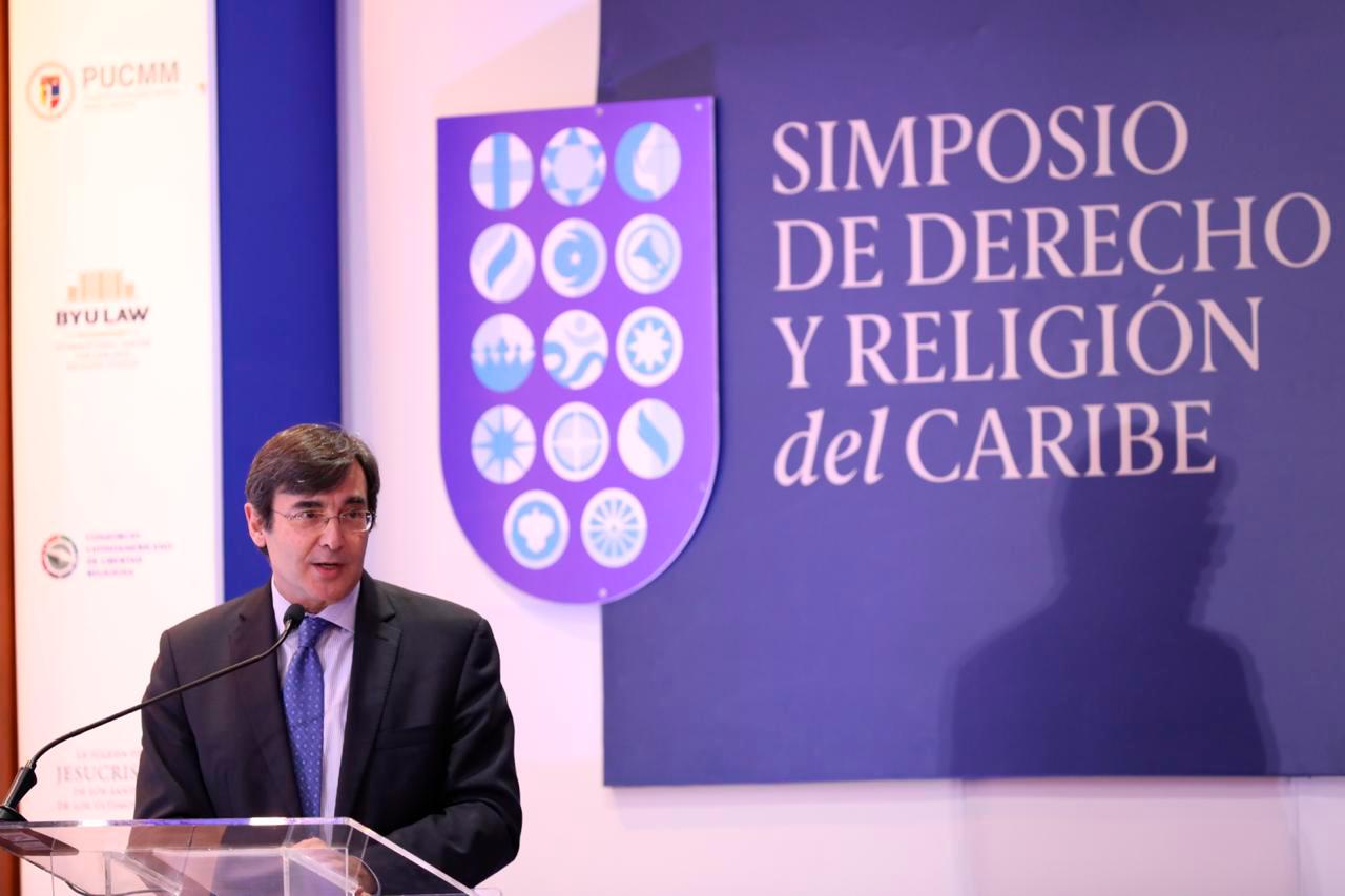 Javier Martínez Torrón, catedrático de Derecho Eclesiástico de la Universidad Complutense de Madrid,mientras pronunciaba el discurso inagural.