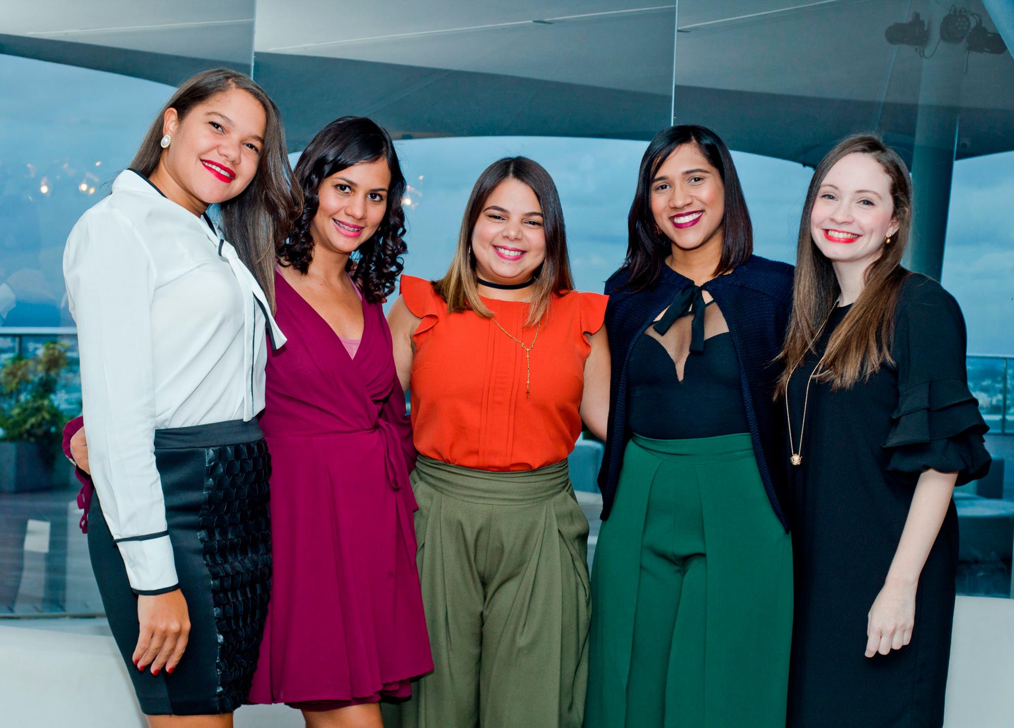 Joanna Cuello, Katherine Pérez, Jeanny Rodríguez, Elizabeth Reyes y María Gabriella Taveras.