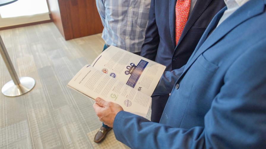 Adoexpo presenta guía de exportación