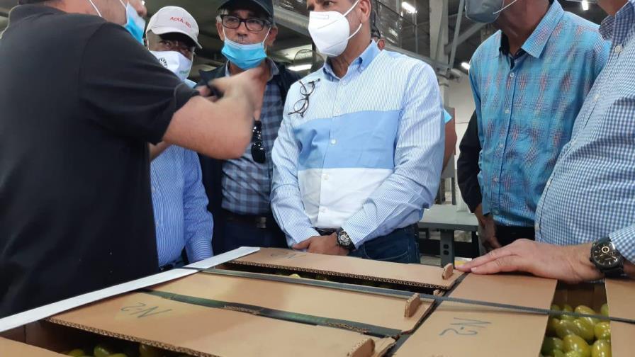 Ministro de Agricultura recorre zonas agropecuarias de San Juan