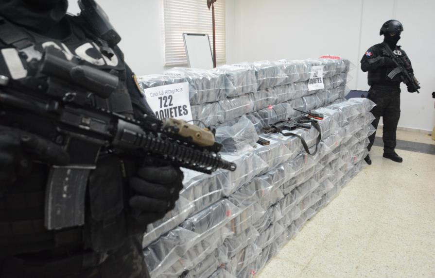 Someten hombre vinculado a cargamento de 761 kilos de cocaína en La Altagracia