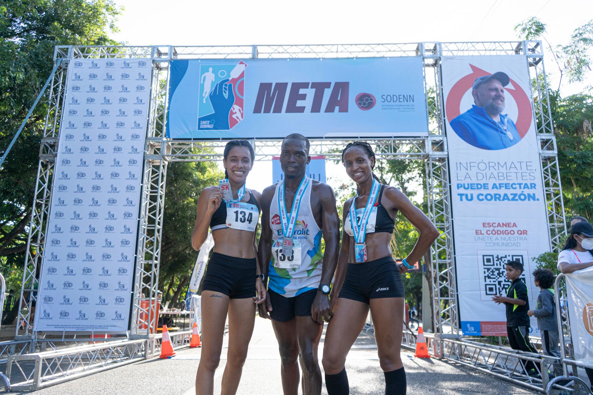 Viajeysi Jiménez Lorenzo, Alberto Bautista y Freddelin Tejeda.