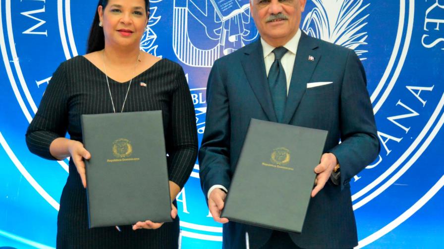 Canciller Miguel Vargas y DGCINE acuerdan Servicio Exterior promueva cine nacional 