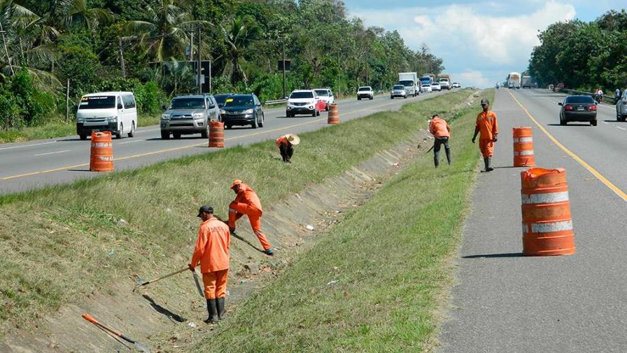 Obras Públicas anuncia reparación de la autopista Duarte desde Santiago a la Capital