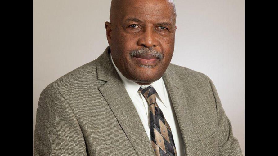 Neurólogo Carlos A. Williams publica sus memorias