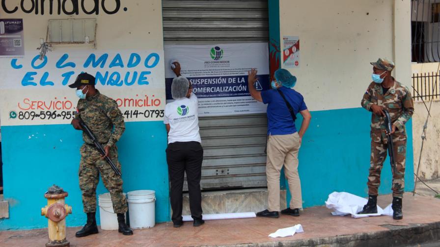 Pro Consumidor vuelve a cerrar colmados que reabrieron sin autorización en Cancino
