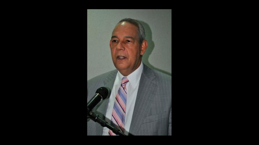 Exdirector de Presupuesto considera necesario “flexibilizar el toque de queda” 