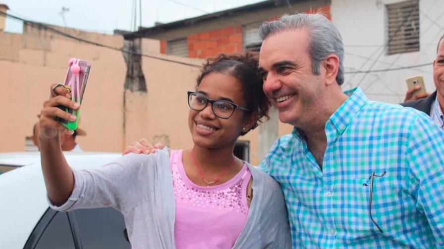 Luis Abinader recibe propuestas de gobierno de 6 mil jóvenes