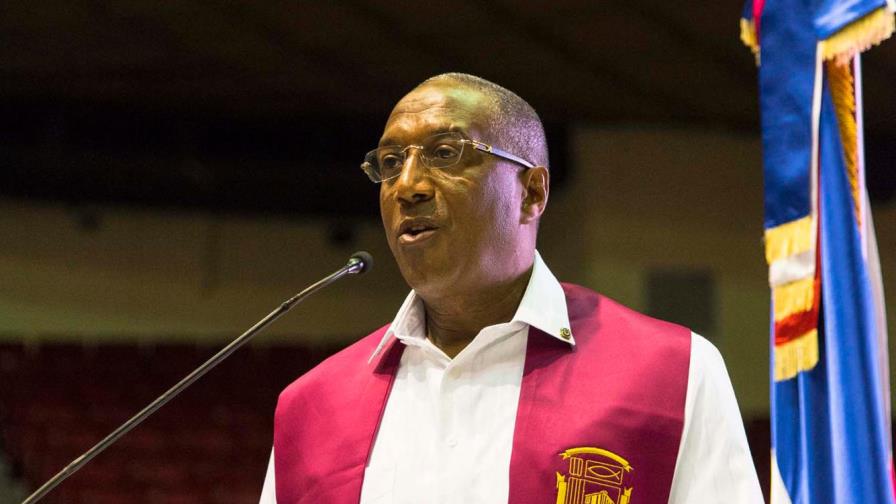 Unev gradúa 598 nuevos profesionales en recinto Santiago Unev gradúa 598 nuevos profesionales en recinto Santiago